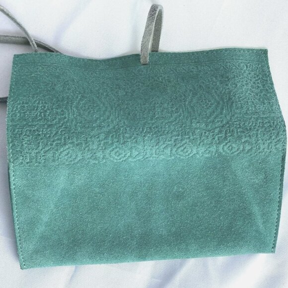 Teal Blue Green Suede Jewelry Pouch Holder Wallet Style Embossed Unbranded Nice - Picture 5 of 8